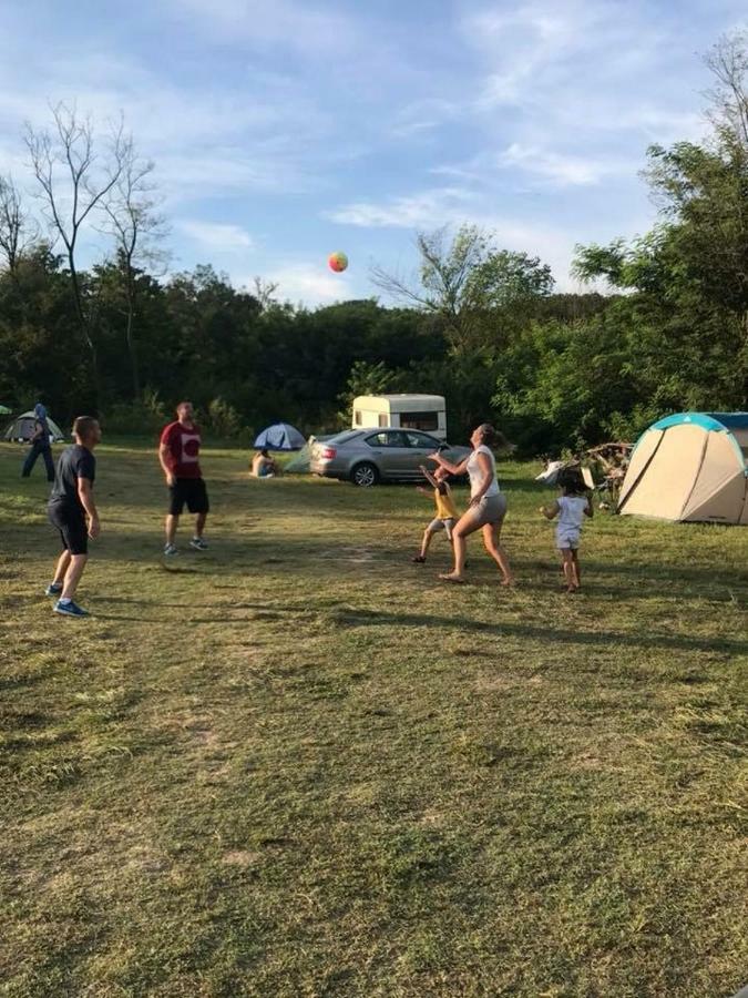 Camping In Clisura Dunarii Ieşelniţa Exteriör bild