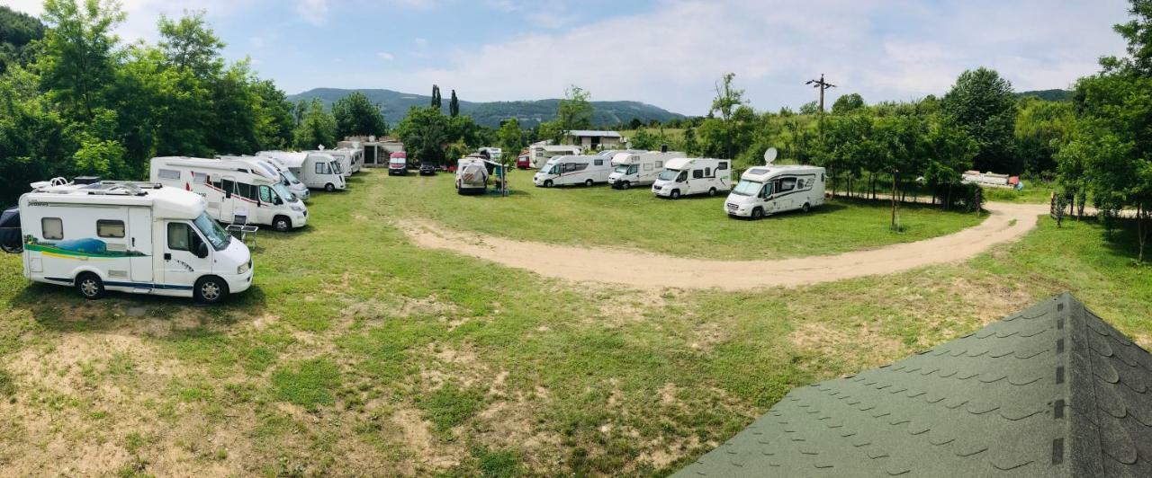 Camping In Clisura Dunarii Ieşelniţa Exteriör bild